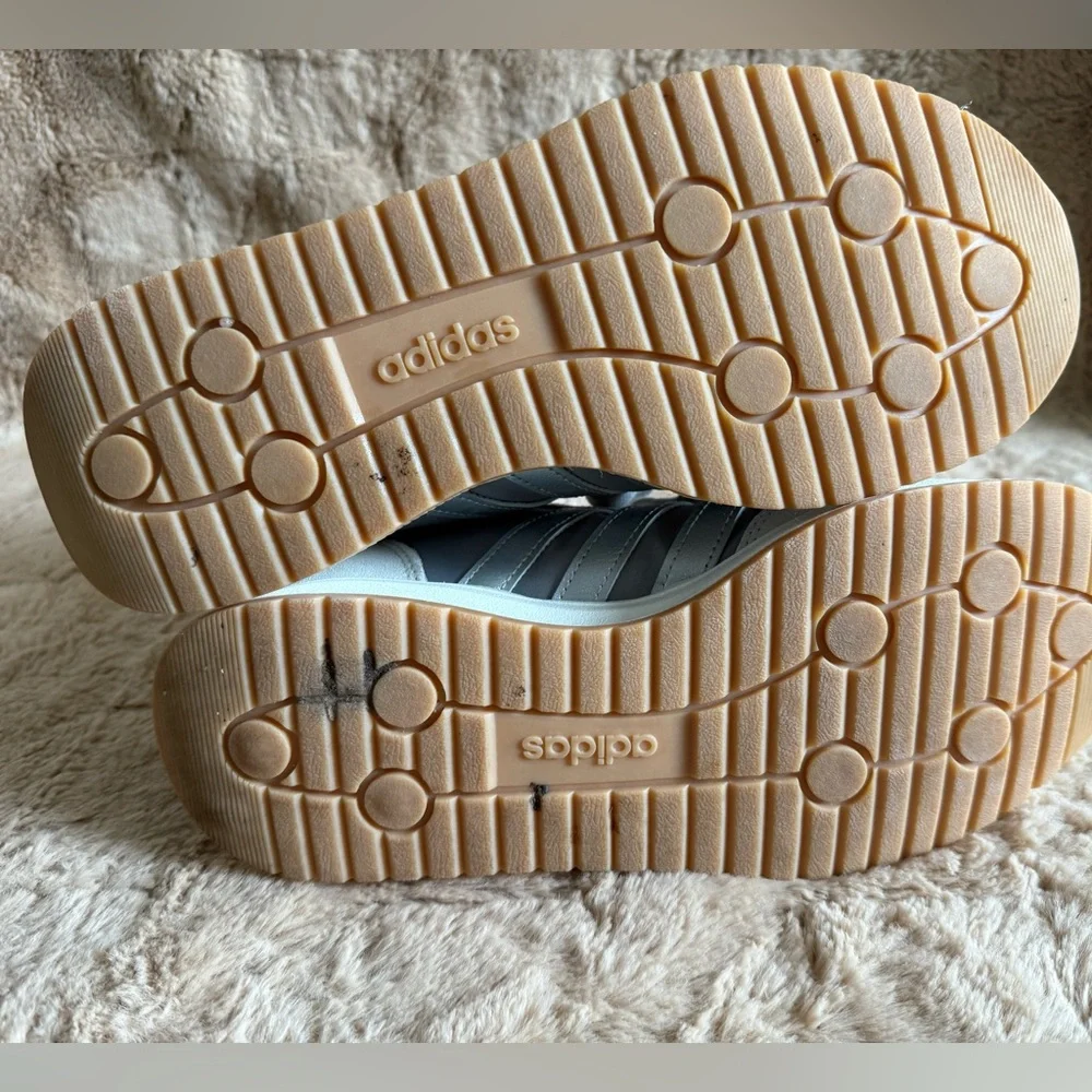 Adidas Run 70s 2.0 Foam Footbed Sneakers Worn Once - Picture 6 of 7